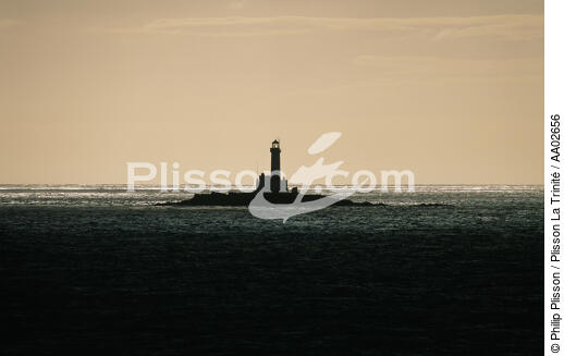 Phare de Tuskar Rock, unissant mer d'Irlande et océan Atlantique. - © Philip Plisson / Plisson La Trinité / AA02656 - Photo Galleries - Tuskar Rock [lighthouse]