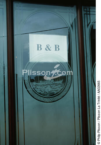 Enseigne d'un B&B à Cobh. - © Philip Plisson / Plisson La Trinité / AA02665 - Nos reportages photos - Cobh