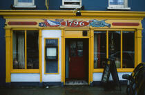 Façade d'un pub à Bantry. © Philip Plisson / Plisson La Trinité / AA02685 - Nos reportages photos - Irlande, l'île verte