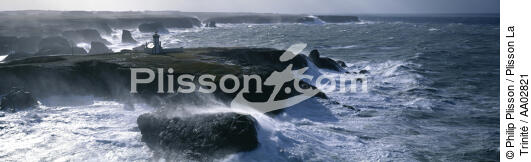 Pointe des Poulains en Belle-Ile . - © Philip Plisson / Plisson La Trinité / AA02821 - Nos reportages photos - Mer agitée