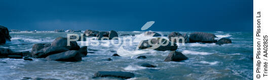 Brignogan (29). - © Philip Plisson / Plisson La Trinité / AA02825 - Photo Galleries - Storm at sea