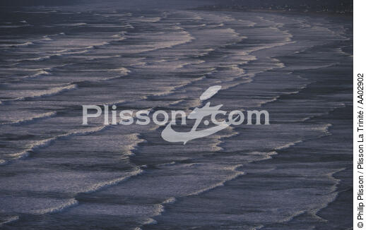 Train de vagues - © Philip Plisson / Plisson La Trinité / AA02902 - Nos reportages photos - Audierne [Baie d']