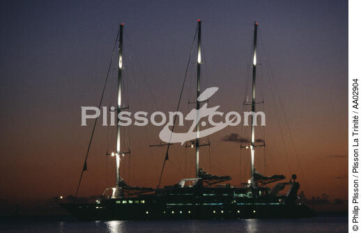 Le Ponant de nuit - © Philip Plisson / Plisson La Trinité / AA02904 - Nos reportages photos - Croisière
