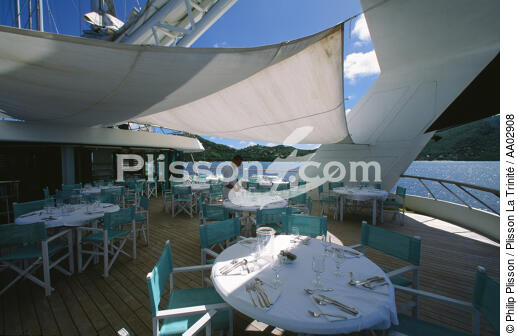 Restaurant sur le Ponant - © Philip Plisson / Plisson La Trinité / AA02908 - Photo Galleries - Cruise