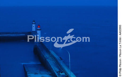 Feux de port du Palais - © Philip Plisson / Plisson La Trinité / AA02993 - Photo Galleries - Harbour light