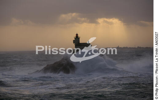 Phare de Tévennec - © Philip Plisson / Plisson La Trinité / AA03027 - Photo Galleries - Storms