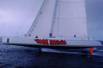 Le maxi catamaran Code One © Philip Plisson / Plisson La Trinité / AA03089 - Photo Galleries - Ocean racing catamaran