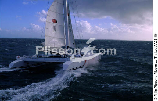 Code One, les premiers réglages - © Philip Plisson / Plisson La Trinité / AA03106 - Nos reportages photos - Catamaran de course
