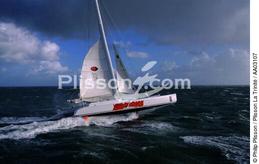 Code One voilure réduite - © Philip Plisson / Plisson La Trinité / AA03107 - Photo Galleries - Ocean racing catamaran