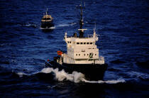 L'Abeille Flandre en remorquage © Philip Plisson / Plisson La Trinité / AA03130 - Nos reportages photos - Transport maritime