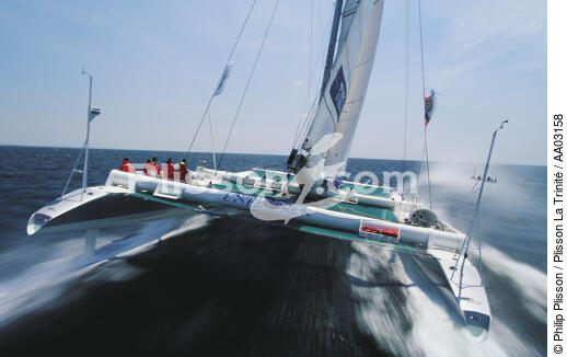 Explorer - © Philip Plisson / Plisson La Trinité / AA03158 - Photo Galleries - Ocean racing catamaran