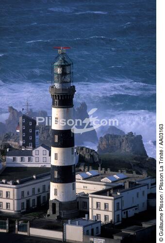 Le phare de Créac'h - © Guillaume Plisson / Plisson La Trinité / AA03163 - Nos reportages photos - Signalisation maritime