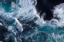Le Raz de sein vue du ciel © Philip Plisson / Plisson La Trinité / AA03196 - Nos reportages photos - Mer d'Iroise