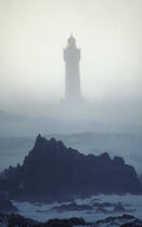 La Jument dans la brume © Philip Plisson / Plisson La Trinité / AA03278 - Nos reportages photos - Phare [29]