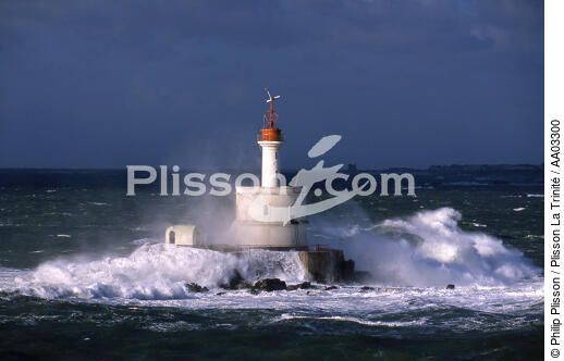 La Teignouse en face de la pointe du conguel - © Philip Plisson / Plisson La Trinité / AA03300 - Photo Galleries - Lighthouse [56]