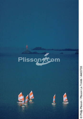 Optimist. - © Philip Plisson / Plisson La Trinité / AA03733 - Photo Galleries - Sailing school