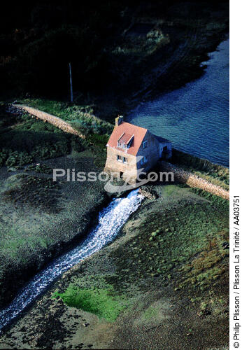 Moulin à marée - © Philip Plisson / Plisson La Trinité / AA03751 - Nos reportages photos - Marée haute