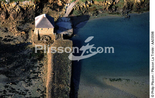 Moulin à marée sur l'île de Bréhat. - © Philip Plisson / Plisson La Trinité / AA03598 - Nos reportages photos - Archipel