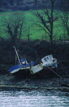 Epave dans la rivière du Trieux. © Philip Plisson / Plisson La Trinité / AA03617 - Photo Galleries - Shipwreck