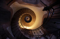 Escalier du phare d'Eckmühl. © Philip Plisson / Plisson La Trinité / AA03800 - Photo Galleries - Staircase