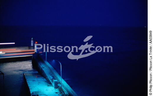 Feux de port du Palais. - © Philip Plisson / Plisson La Trinité / AA03849 - Nos reportages photos - Feu de port