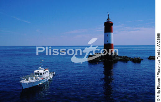 Mer calme aux pieds des Cardinaux - © Philip Plisson / Plisson La Trinité / AA03868 - Photo Galleries - Lighthouse [56]