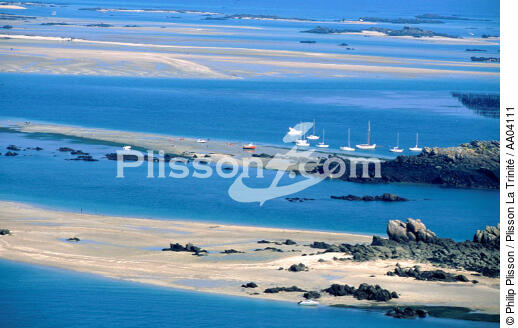 Bateaux au mouillage à Chausey - © Philip Plisson / Plisson La Trinité / AA04111 - Photo Galleries - Sand