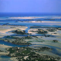 Paysaga aérien de Chausey à marée basse. © Philip Plisson / Plisson La Trinité / AA04117 - Photo Galleries - Low tide