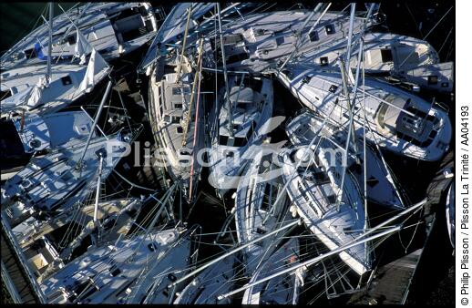 Tempête de décembre 99 : Port des minimes à la Rochelle - © Philip Plisson / Plisson La Trinité / AA04193 - Nos reportages photos - Tempêtes