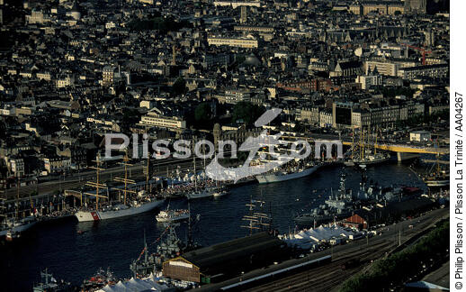Les quais de Rouen pendant l'Armada 99 - © Philip Plisson / Plisson La Trinité / AA04267 - Photo Galleries - Seine Maritime