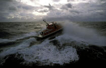 Canot de sauvetage de Ploumanac'h : le Jean Denoyelle © Philip Plisson / Plisson La Trinité / AA04318 - Photo Galleries - Lifesaving at sea
