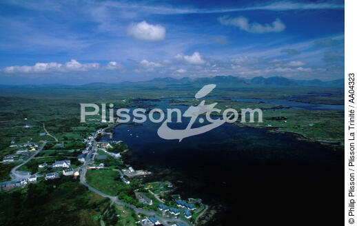 Roundstone. - © Philip Plisson / Plisson La Trinité / AA04323 - Nos reportages photos - Irlande, l'île verte