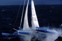 Banque Populaire défiant l'océan. © Philip Plisson / Plisson La Trinité / AA04353 - Photo Galleries - Sailing Race