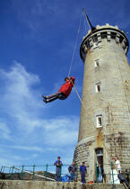 Relève de gardien de phare sur Le Four © Philip Plisson / Plisson La Trinité / AA04504 - Photo Galleries - Man