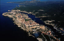 Bonifacio. © Philip Plisson / Plisson La Trinité / AA04566 - Photo Galleries - Town [Corsica]