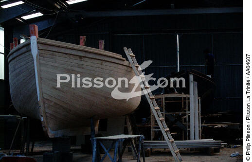 Bateau en construction au chantier du Guip. - © Philip Plisson / Plisson La Trinité / AA04607 - Photo Galleries - Shipyard