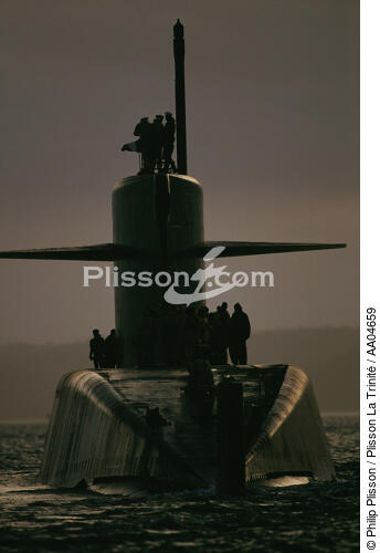 Le sous-marin le Foudroyant. - © Philip Plisson / Plisson La Trinité / AA04659 - Nos reportages photos - Contre-jour