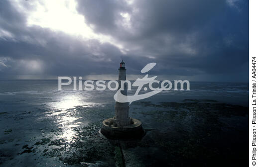 Cordouan under a grey sky. - © Philip Plisson / Plisson La Trinité / AA04474 - Photo Galleries - Gironde