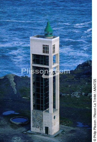 En Espagne, phare de Frouseira. - © Philip Plisson / Plisson La Trinité / AA04725 - Nos reportages photos - Phares Espagne
