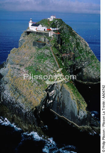 In Ireland, the Bull Rock. - © Philip Plisson / Plisson La Trinité / AA04742 - Photo Galleries - Bull Rock [lighthouse]