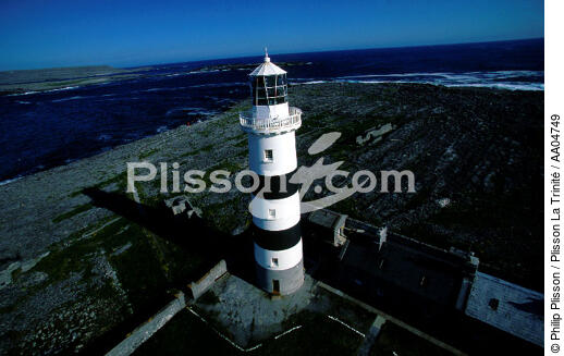 Eeragh, phare sur les Iles d'Aran. - © Philip Plisson / Plisson La Trinité / AA04749 - Photo Galleries - Aran Islands [The]