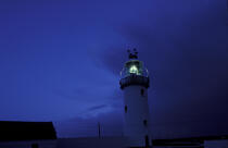 La nuit, le phare de Loop Head en Irlande. © Philip Plisson / Plisson La Trinité / AA04756 - Nos reportages photos - Phares Irlande