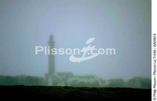 Le Goulphar sous la brume. - © Philip Plisson / Plisson La Trinité / AA04814 - Photo Galleries - Goulphar