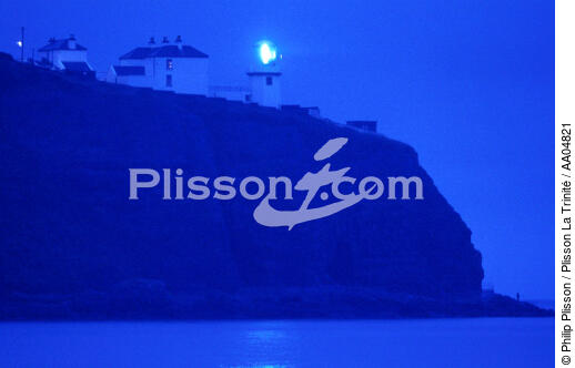 Black Head la nuit. - © Philip Plisson / Plisson La Trinité / AA04821 - Photo Galleries - Lighthouse [Ire]