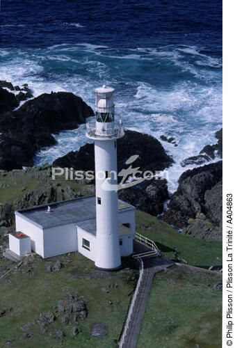 Le phare d'Inishtrahull. - © Philip Plisson / Plisson La Trinité / AA04863 - Nos reportages photos - Irlande, l'île verte