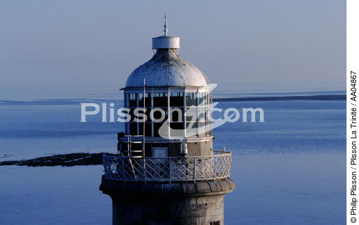 Haulbowline. - © Philip Plisson / Plisson La Trinité / AA04867 - Photo Galleries - Lighthouse [Ire]