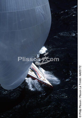 Prada sous spi. - © Philip Plisson / Plisson La Trinité / AA05172 - Photo Galleries - Sails