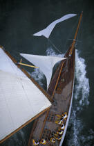 Voilier de tradition dans le Solent. © Philip Plisson / Plisson La Trinité / AA05528 - Photo Galleries - Yachting