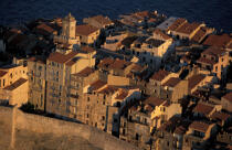 Bonifacio. © Philip Plisson / Plisson La Trinité / AA05661 - Photo Galleries - Town [Corsica]