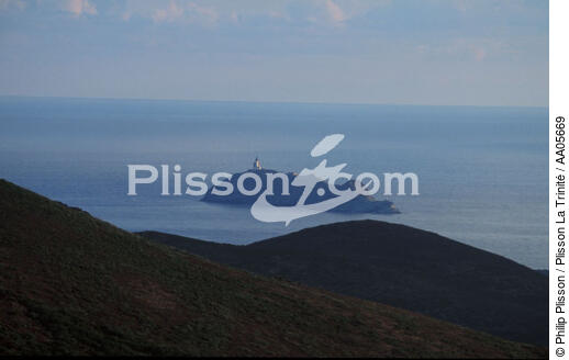 L'île de la Giraglia. - © Philip Plisson / Plisson La Trinité / AA05669 - Photo Galleries - Island [Corsica]